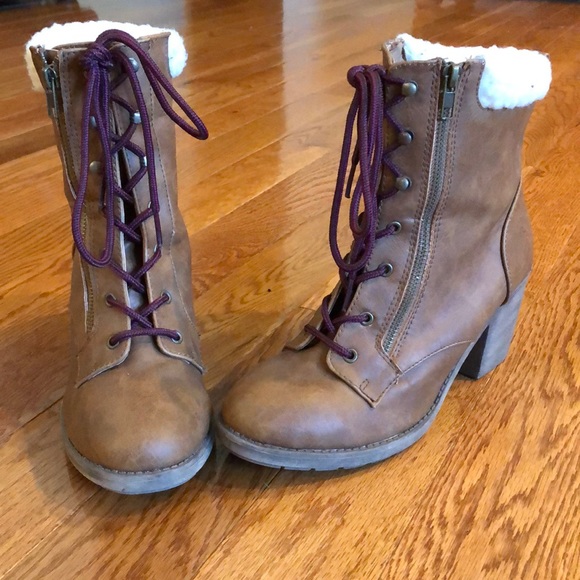 EDL Pop Shoes - Lace up heeled boots, size 9.5